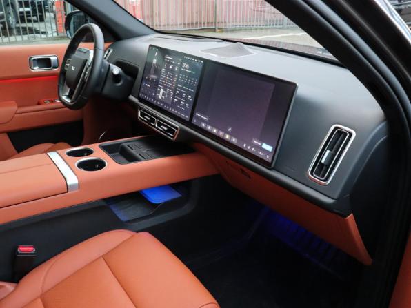 Li Auto (Lixiang) L7 I Рестайлинг с пробегом 2024 года, цена 7 350 000 рублей, 15400 км, внедорожник, Автокод Объявления