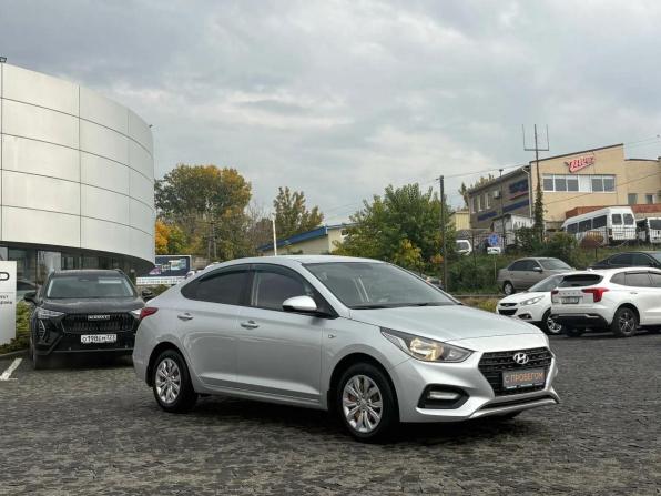 Hyundai Solaris II с пробегом 2018 года, цена 1 350 000 рублей, 128422 км, седан, Автокод Объявления