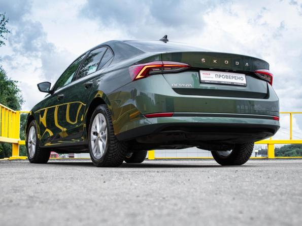 Skoda Octavia IV (A8) с пробегом 2022 года, цена 2 799 000 рублей, 98366 км, лифтбек, Автокод Объявления
