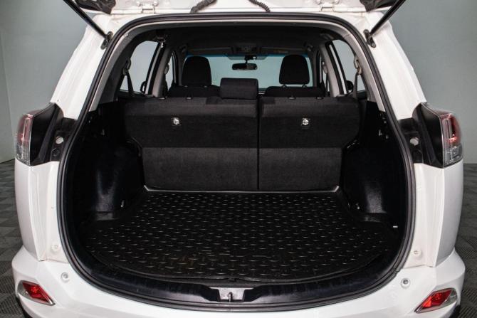 Toyota RAV4 IV (XA40) Рестайлинг с пробегом 2017 года, цена 2 349 000 рублей, 116350 км, внедорожник, Автокод Объявления