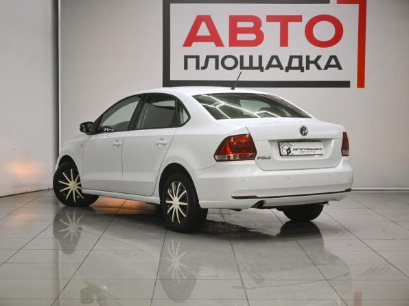 Volkswagen Polo V Рестайлинг с пробегом 2016 года, цена 989 000 рублей, 198982 км, седан, Автокод Объявления