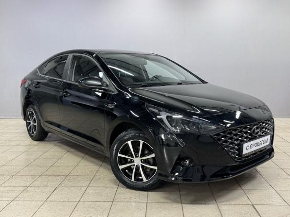 Hyundai Solaris II Рестайлинг с пробегом 2022 года, цена 1 600 000 рублей, 76000 км, седан, Автокод Объявления