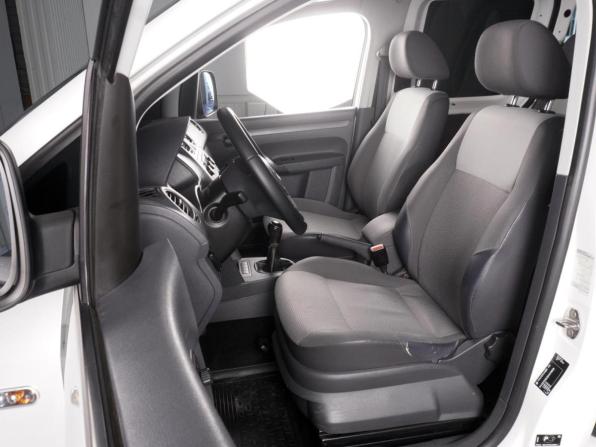 Volkswagen Caddy III Рестайлинг с пробегом 2012 года, цена 1 069 000 рублей, 275409 км, компактвэн, Автокод Объявления