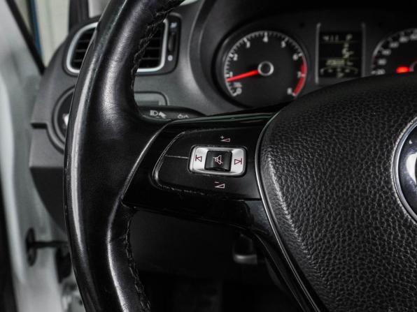 Volkswagen Polo V Рестайлинг с пробегом 2016 года, цена 1 189 000 рублей, 206691 км, седан, Автокод Объявления