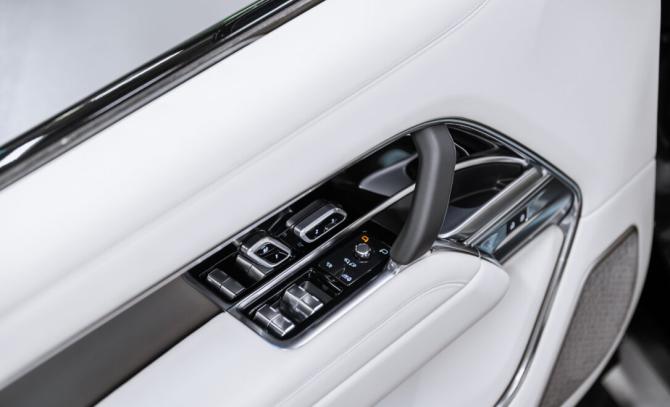 Новый Land Rover Range Rover V 2026 года, цена 27 490 000 рублей, внедорожник, Автокод Объявления
