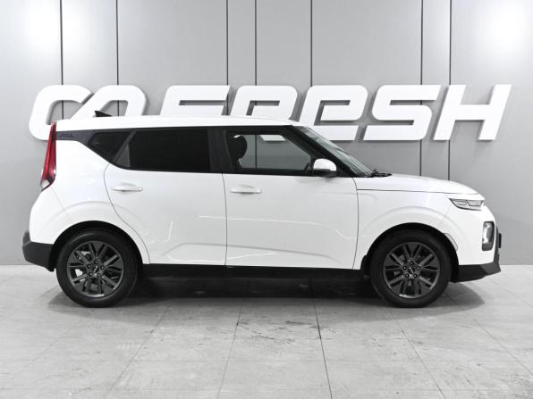 Kia Soul III с пробегом 2022 года, цена 2 119 000 рублей, 32463 км, хэтчбек, Автокод Объявления