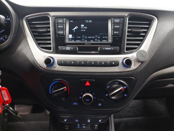 Hyundai Solaris II с пробегом 2018 года, цена 1 245 000 рублей, 122500 км, седан, Автокод Объявления