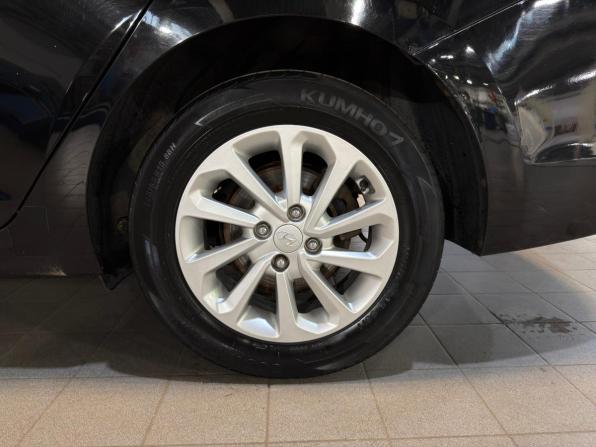 Hyundai Solaris II с пробегом 2019 года, цена 1 239 000 рублей, 102686 км, седан, Автокод Объявления