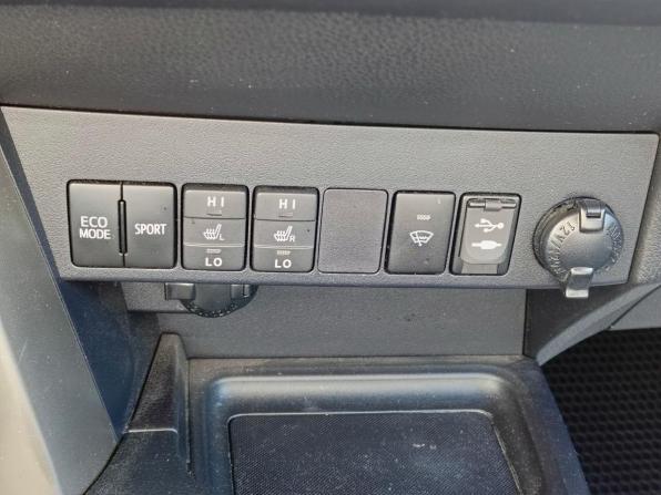 Toyota RAV4 IV (XA40) с пробегом 2015 года, цена 1 850 000 рублей, 144301 км, внедорожник, Автокод Объявления