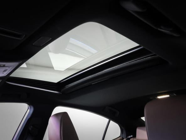 Lexus ES VII Рестайлинг 2 с пробегом 2025 года, цена 5 270 000 рублей, 7200 км, седан, Автокод Объявления