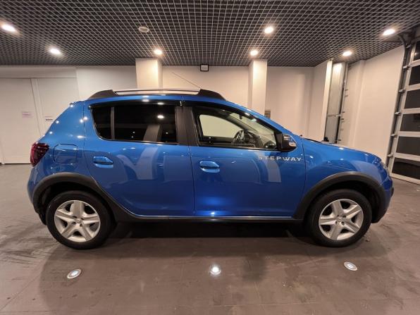 Renault Sandero II с пробегом 2015 года, цена 835 000 рублей, 136523 км, хэтчбек, Автокод Объявления