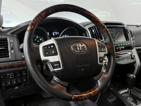 Toyota Land Cruiser 200 Series Рестайлинг 1 с пробегом 2012 года, цена 4 250 000 рублей, 200000 км, внедорожник, Автокод Объявления