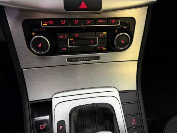 Volkswagen Passat B7 с пробегом 2010 года, цена 1 030 000 рублей, 298030 км, универсал, Автокод Объявления