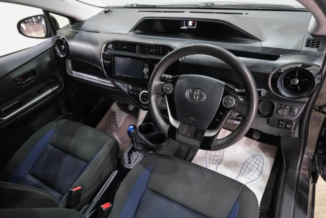 Toyota Aqua I Рестайлинг 2 с пробегом 2018 года, цена 1 029 000 рублей, 236100 км, хэтчбек, Автокод Объявления