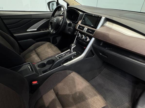 Mitsubishi Xpander I Рестайлинг с пробегом 2023 года, цена 2 550 000 рублей, 30058 км, внедорожник, Автокод Объявления