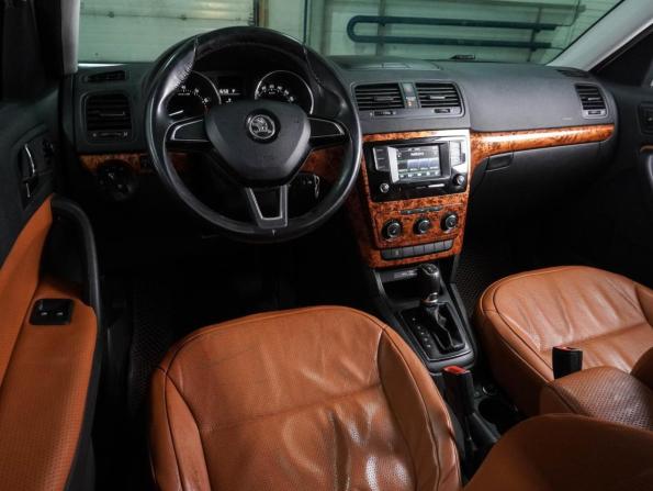 Skoda Yeti I Рестайлинг с пробегом 2015 года, цена 1 344 000 рублей, 142160 км, внедорожник, Автокод Объявления