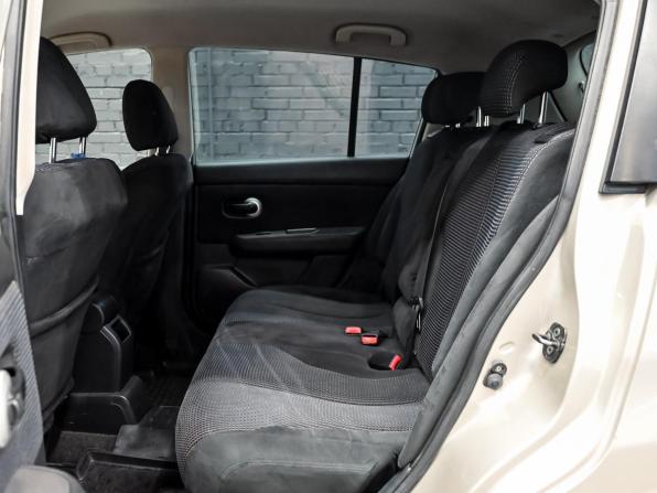 Nissan Tiida I Рестайлинг с пробегом 2011 года, цена 450 000 рублей, 241635 км, хэтчбек, Автокод Объявления