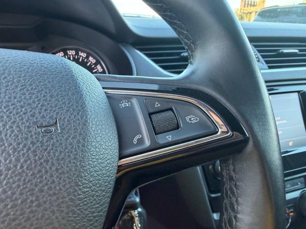 Skoda Octavia III (A7) с пробегом 2015 года, цена 895 000 рублей, 358040 км, лифтбек, Автокод Объявления