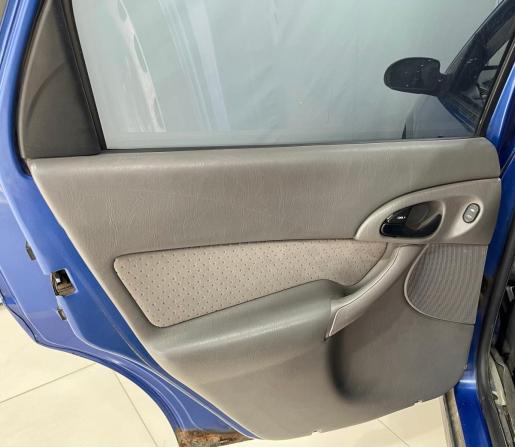 Ford Focus I Рестайлинг с пробегом 2002 года, цена 210 000 рублей, 163800 км, седан, Автокод Объявления