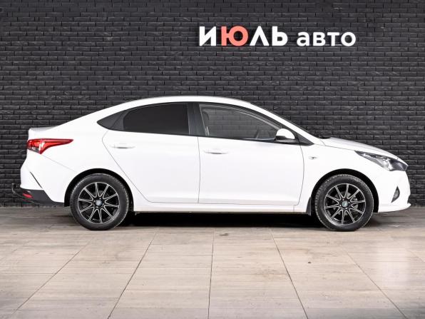 Hyundai Solaris II Рестайлинг с пробегом 2021 года, цена 1 420 000 рублей, 81042 км, седан, Автокод Объявления