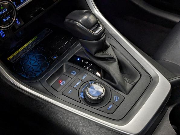 Toyota RAV4 V (XA50) с пробегом 2021 года, цена 3 600 000 рублей, 61436 км, внедорожник, Автокод Объявления