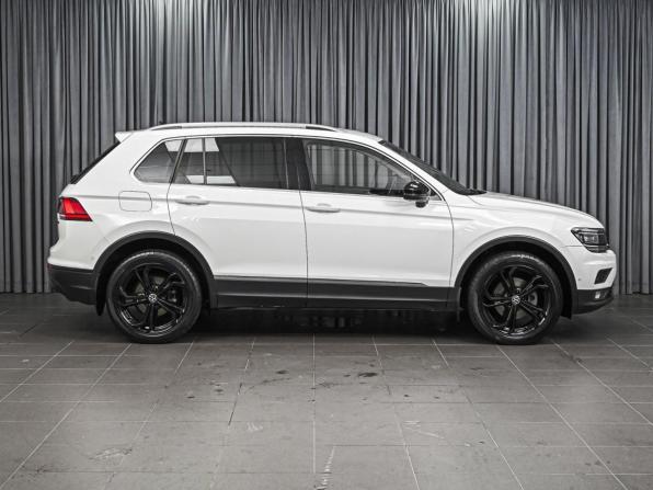 Volkswagen Tiguan II с пробегом 2018 года, цена 2 299 000 рублей, 177170 км, внедорожник, Автокод Объявления