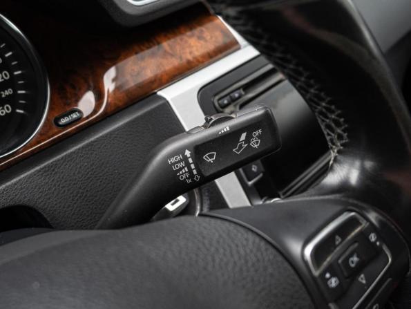 Volkswagen Passat B7 с пробегом 2012 года, цена 1 180 000 рублей, 271812 км, седан, Автокод Объявления