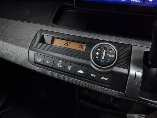 Honda Freed I с пробегом 2009 года, цена 990 000 рублей, 220130 км, компактвэн, Автокод Объявления