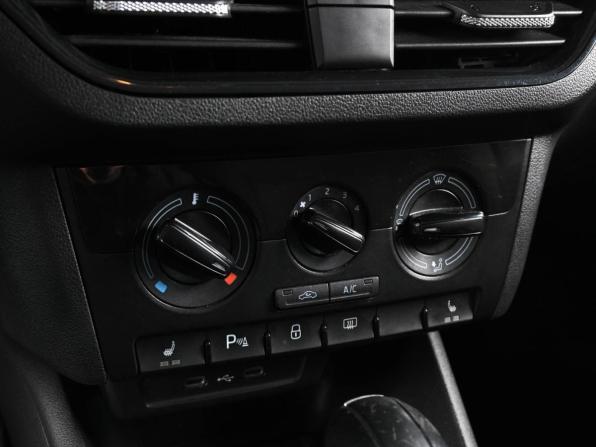 Volkswagen Polo VI с пробегом 2021 года, цена 1 299 000 рублей, 85811 км, лифтбек, Автокод Объявления
