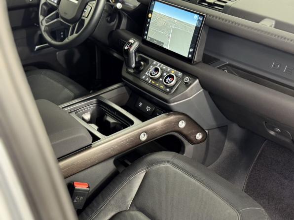 Land Rover Defender II с пробегом 2022 года, цена 8 500 000 рублей, 44831 км, внедорожник, Автокод Объявления