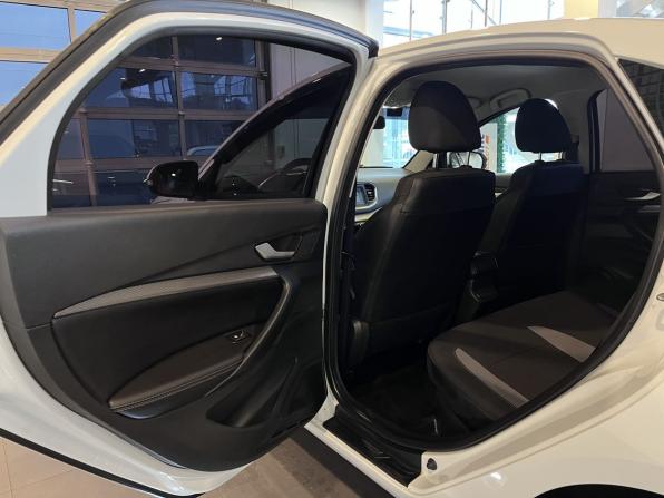 Lada (ВАЗ) Vesta I Рестайлинг (NG) с пробегом 2023 года, цена 1 420 000 рублей, 32779 км, седан, Автокод Объявления