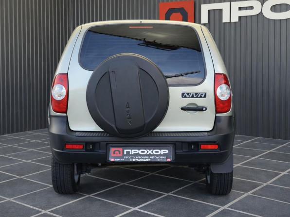 Chevrolet Niva I Рестайлинг с пробегом 2010 года, цена 337 000 рублей, 182301 км, внедорожник, Автокод Объявления