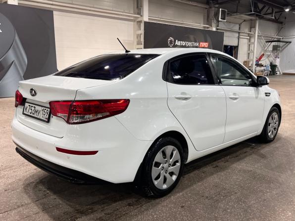 Kia Rio III Рестайлинг с пробегом 2016 года, цена 1 099 000 рублей, 76537 км, седан, Автокод Объявления