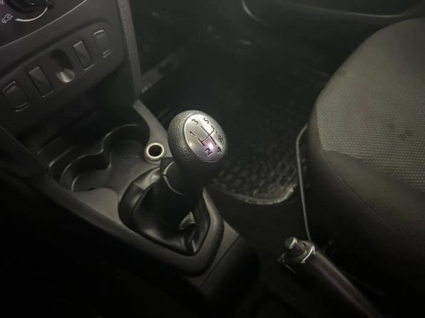 Renault Logan II с пробегом 2015 года, цена 567 500 рублей, 188621 км, седан, Автокод Объявления