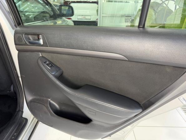 Toyota Avensis II с пробегом 2004 года, цена 750 000 рублей, 238337 км, лифтбек, Автокод Объявления