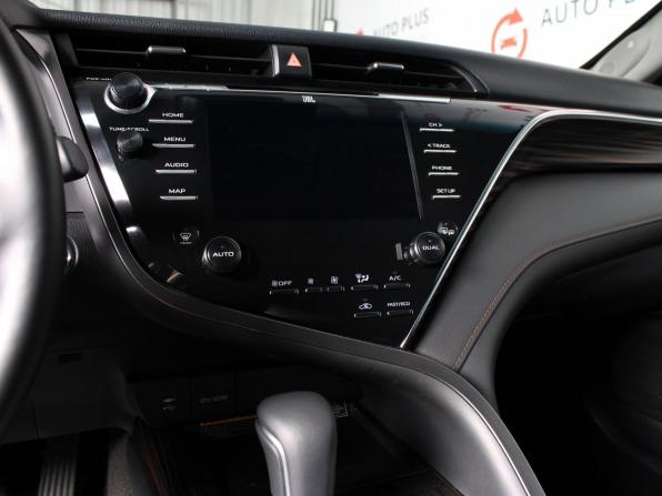 Toyota Camry VIII (XV70) с пробегом 2019 года, цена 2 670 000 рублей, 194500 км, седан, Автокод Объявления