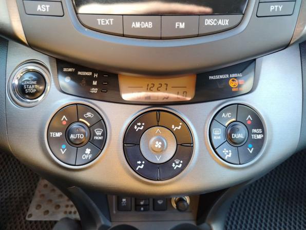 Toyota RAV4 III (XA30) Рестайлинг с пробегом 2012 года, цена 1 529 000 рублей, 177616 км, внедорожник, Автокод Объявления
