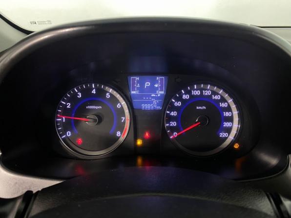 Hyundai Solaris I Рестайлинг с пробегом 2015 года, цена 738 000 рублей, 99607 км, хэтчбек, Автокод Объявления