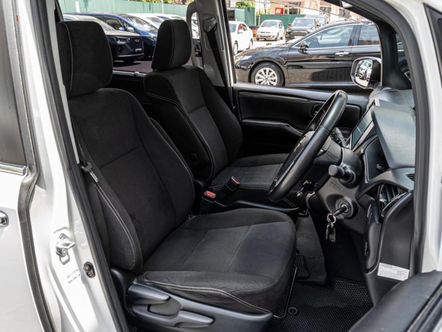 Toyota Esquire I Краснодар  - изображение 11