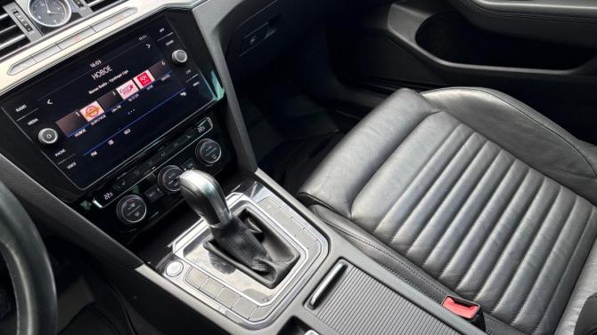 Volkswagen Passat B8 с пробегом 2017 года, цена 2 110 000 рублей, 124764 км, седан, Автокод Объявления