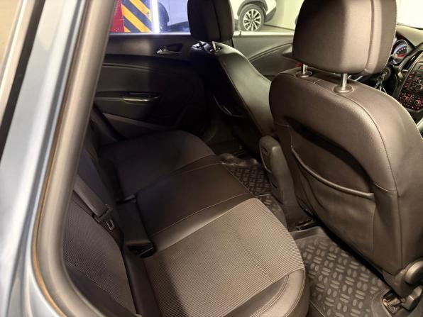 Opel Astra J с пробегом 2012 года, цена 530 000 рублей, 241143 км, хэтчбек, Автокод Объявления