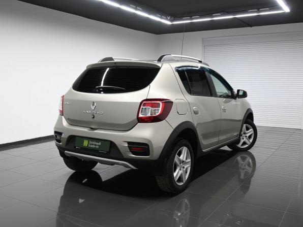 Renault Sandero II с пробегом 2017 года, цена 995 000 рублей, 123452 км, хэтчбек, Автокод Объявления
