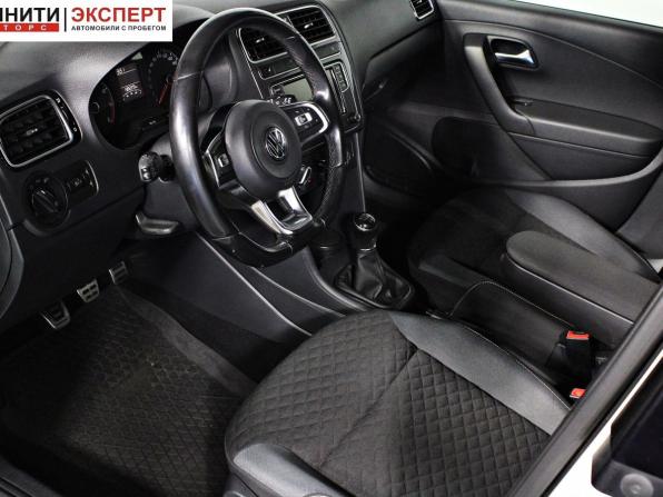 Volkswagen Polo V Рестайлинг с пробегом 2018 года, цена 1 187 000 рублей, 138226 км, седан, Автокод Объявления