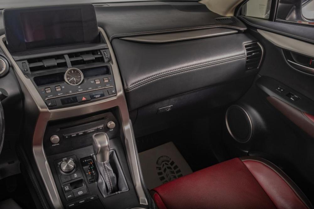 Lexus NX I Рестайлинг Томск  - изображение 12