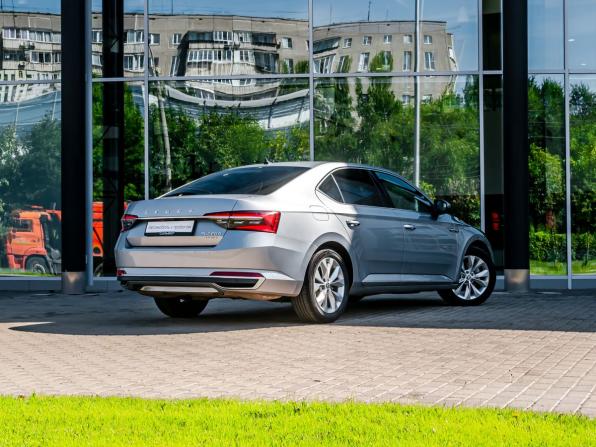 Skoda Superb III Рестайлинг с пробегом 2020 года, цена 2 900 000 рублей, 97777 км, лифтбек, Автокод Объявления