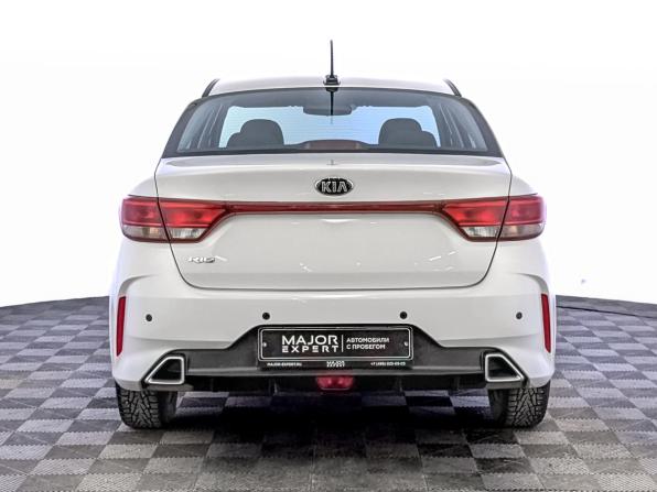 Kia Rio IV Рестайлинг с пробегом 2021 года, цена 1 540 000 рублей, 91232 км, седан, Автокод Объявления