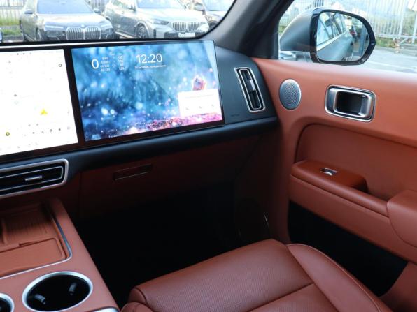 Li Auto (Lixiang) L7 I Рестайлинг с пробегом 2024 года, цена 6 499 500 рублей, 60125 км, внедорожник, Автокод Объявления