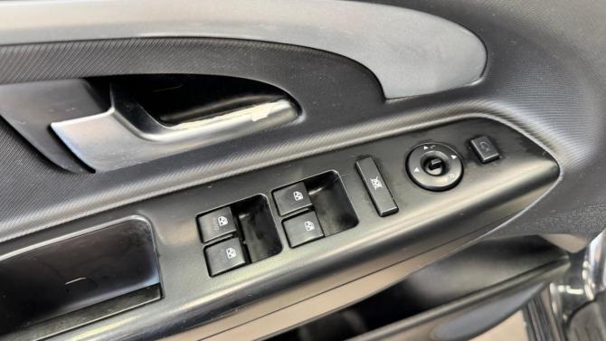 Kia Ceed I Рестайлинг с пробегом 2012 года, цена 705 000 рублей, 239448 км, универсал, Автокод Объявления
