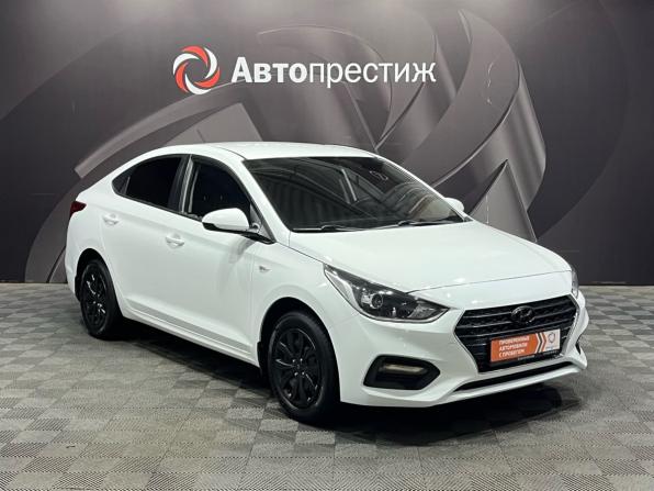 Hyundai Solaris II с пробегом 2017 года, цена 1 140 000 рублей, 148000 км, седан, Автокод Объявления