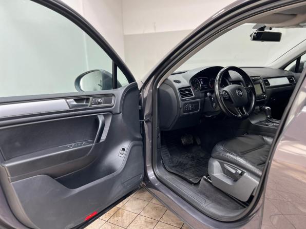 Volkswagen Touareg II с пробегом 2011 года, цена 1 525 000 рублей, 347242 км, внедорожник, Автокод Объявления